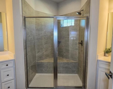 5426 Greenpoint Lane - Photo Thumbnail 39