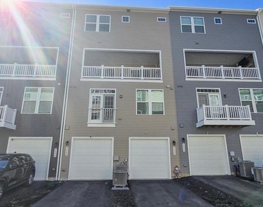 5426 Greenpoint Lane - Photo Thumbnail 52