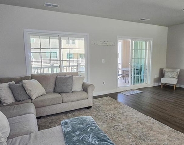 5426 Greenpoint Lane - Photo Thumbnail 24