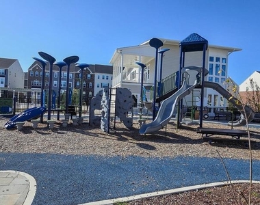 5426 Greenpoint Lane - Photo Thumbnail 54