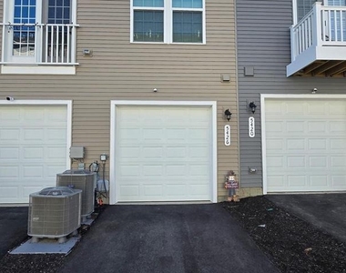 5426 Greenpoint Lane - Photo Thumbnail 53