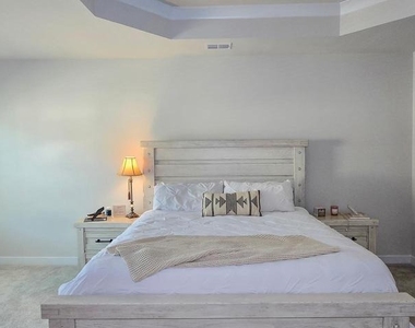 5426 Greenpoint Lane - Photo Thumbnail 38