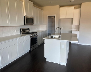 309 Akumal St - Photo Thumbnail 2
