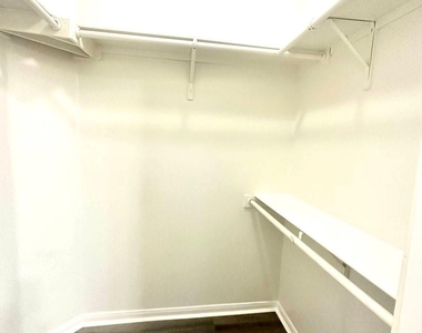 2404 Allred Dr - Photo Thumbnail 15