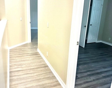 2404 Allred Dr - Photo Thumbnail 9