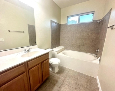 2404 Allred Dr - Photo Thumbnail 12