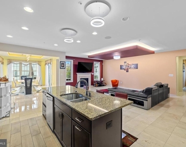 1116 Autumn Brook Avenue - Photo Thumbnail 11