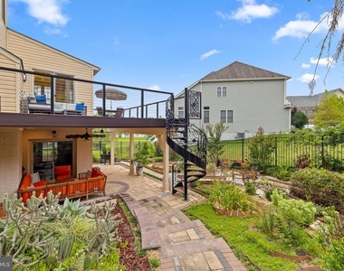 1116 Autumn Brook Avenue - Photo Thumbnail 1