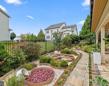 1116 Autumn Brook Avenue - Photo Thumbnail 61