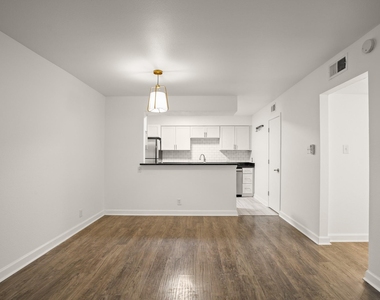 2020 S Congress Ave - Photo Thumbnail 7