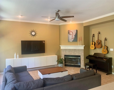 8419 Sea Ash Cir - Photo Thumbnail 4