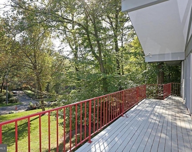 6900 Heatherhill Road - Photo Thumbnail 11