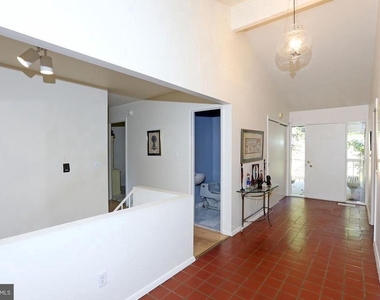 6900 Heatherhill Road - Photo Thumbnail 8