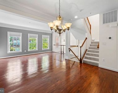 1627 Whitehall Drive - Photo Thumbnail 5