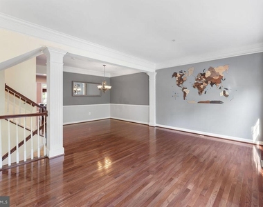 1627 Whitehall Drive - Photo Thumbnail 8