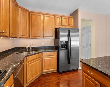 1627 Whitehall Drive - Photo Thumbnail 13