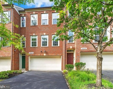 1627 Whitehall Drive - Photo Thumbnail 3