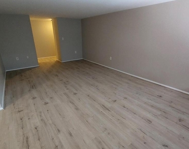 18622 Walkers Choice Road - Photo Thumbnail 9