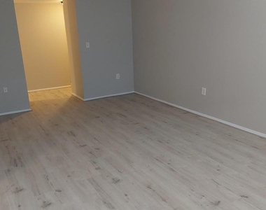 18622 Walkers Choice Road - Photo Thumbnail 8