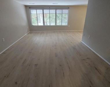 18622 Walkers Choice Road - Photo Thumbnail 3