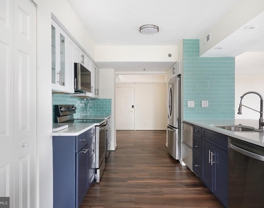 5809 Nicholson Lane - Photo Thumbnail 10