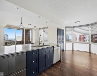 5809 Nicholson Lane - Photo Thumbnail 11