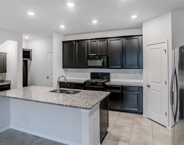 5713 Pleasanton Pkwy - Photo Thumbnail 2