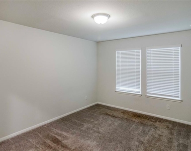 5713 Pleasanton Pkwy - Photo Thumbnail 11