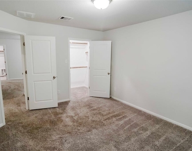 5713 Pleasanton Pkwy - Photo Thumbnail 10