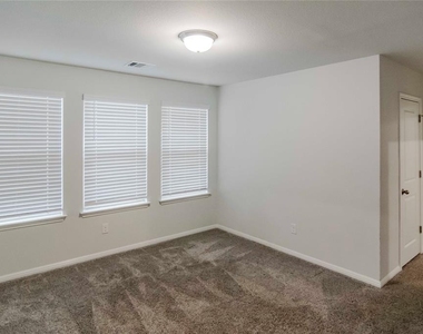 5713 Pleasanton Pkwy - Photo Thumbnail 7