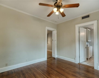 815 E 31st St - Photo Thumbnail 9