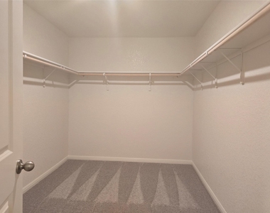 121 Blazilmar Ln - Photo Thumbnail 16