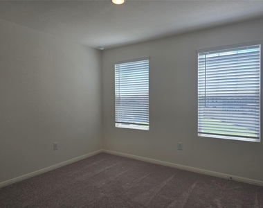121 Blazilmar Ln - Photo Thumbnail 18