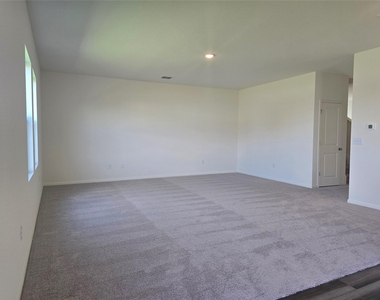 121 Blazilmar Ln - Photo Thumbnail 9
