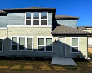 1015 Vista View Dr - Photo Thumbnail 3