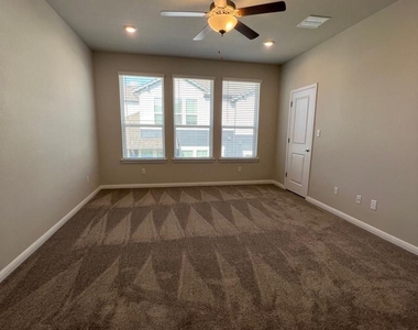 1015 Vista View Dr - Photo Thumbnail 14