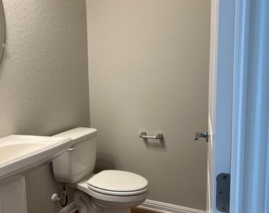 1015 Vista View Dr - Photo Thumbnail 11