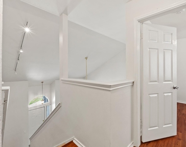 1908 Windy Park Dr - Photo Thumbnail 20