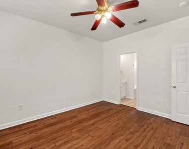 1908 Windy Park Dr - Photo Thumbnail 15