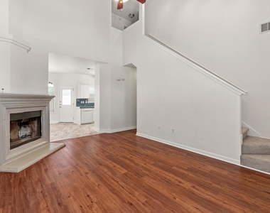 1908 Windy Park Dr - Photo Thumbnail 5