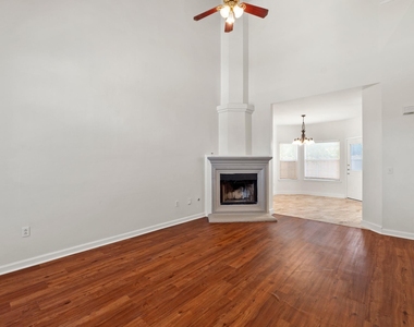1908 Windy Park Dr - Photo Thumbnail 4