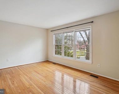 5407 Grove Ridge Way - Photo Thumbnail 16