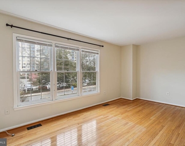 5407 Grove Ridge Way - Photo Thumbnail 15