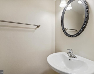 5407 Grove Ridge Way - Photo Thumbnail 17