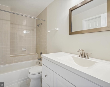 5407 Grove Ridge Way - Photo Thumbnail 2