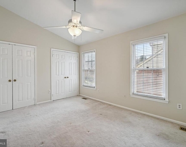 5407 Grove Ridge Way - Photo Thumbnail 6