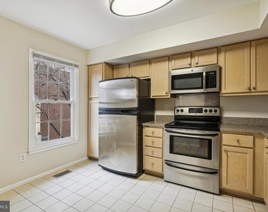5407 Grove Ridge Way - Photo Thumbnail 10