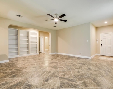 2202 Ezra Ct - Photo Thumbnail 7