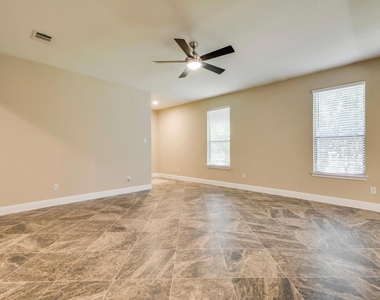 2202 Ezra Ct - Photo Thumbnail 5