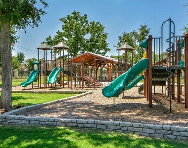 2202 Ezra Ct - Photo Thumbnail 17